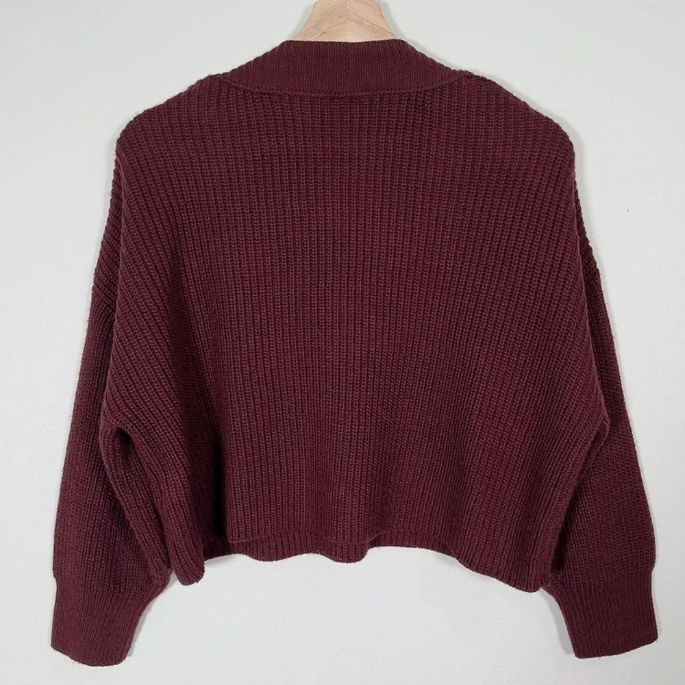 TOPSHOP  | BUTTON SLASH KNIT SWEATER IN BURGUNDY - Picture 10 of 10